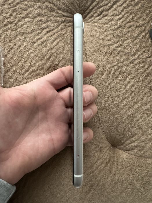 Iphone xr 64gb бял/white