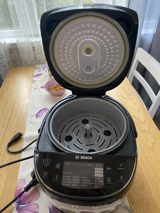 Мултикукър Bosch MUC22B42RU, 900 W, 4 л