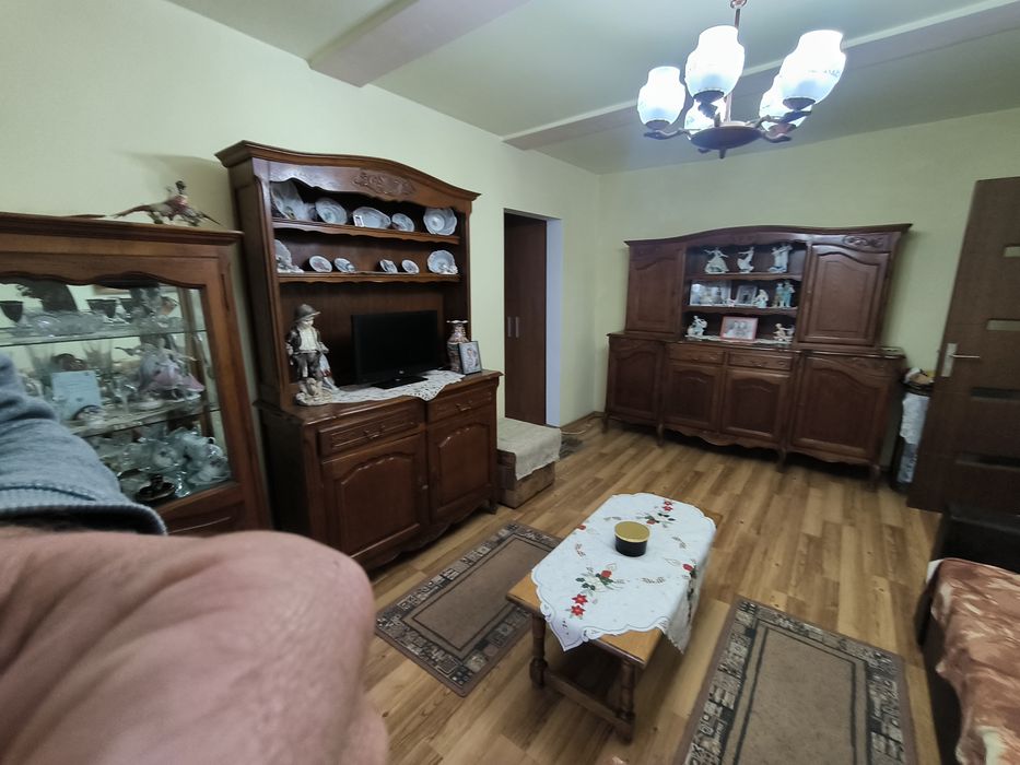 Închiriez apartament 2 camere in Confecții lângă facultate