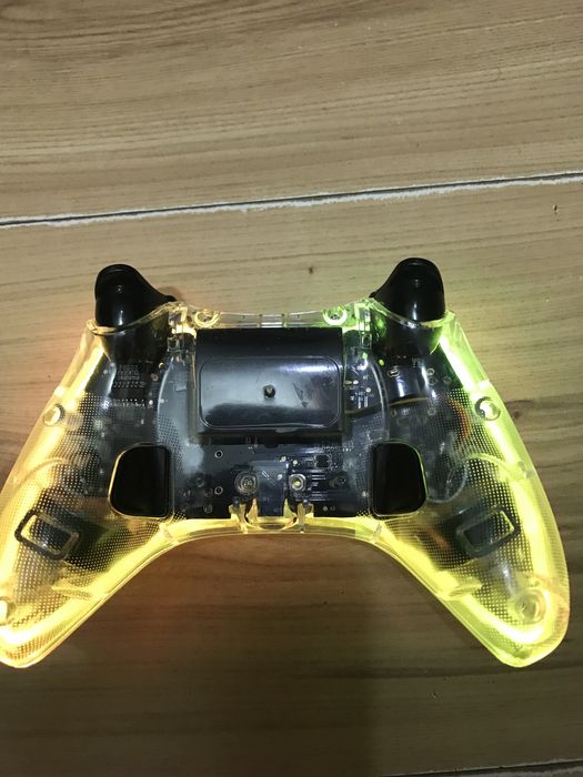 Vand controler pentru pc!