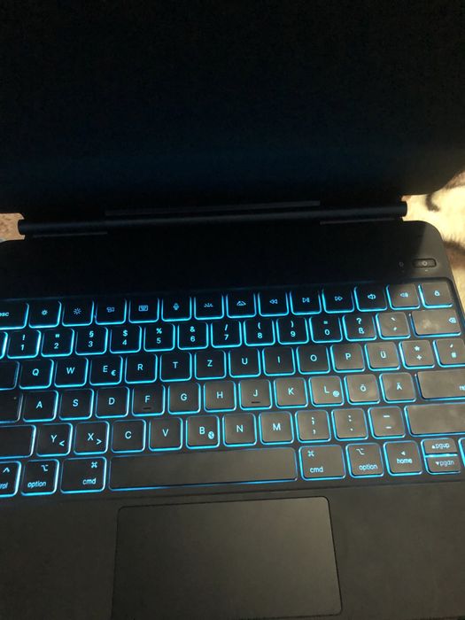 Esr magneti Keybroad case Ipad 11 pro Air 4/5