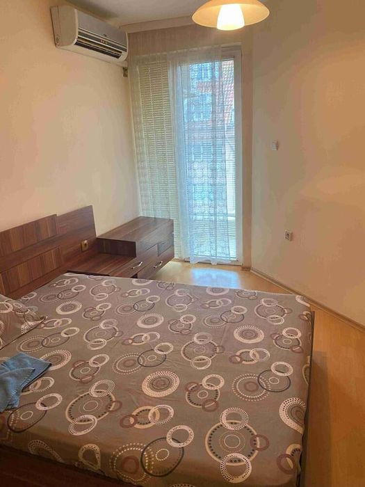 Дава се под наем Двустаен апартамент в Бургас, Център - 65 кв.м за 433.5 € - Снимка #2