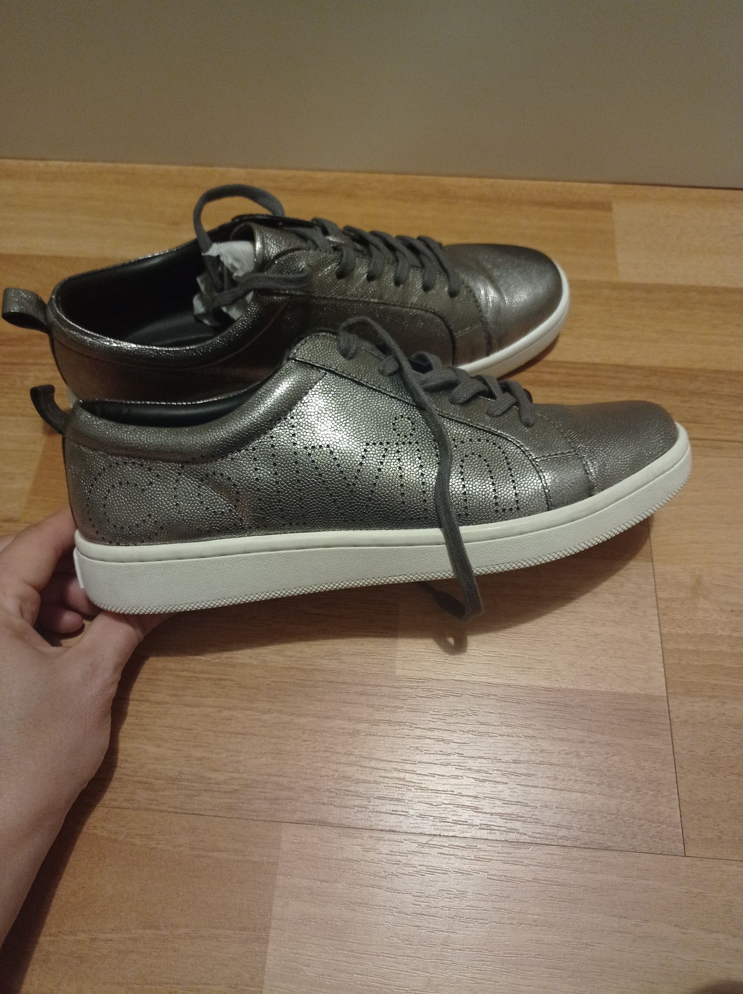 Pantofi Calvin Klein Danya 2 Metallic Stingray, marimea 39, noi