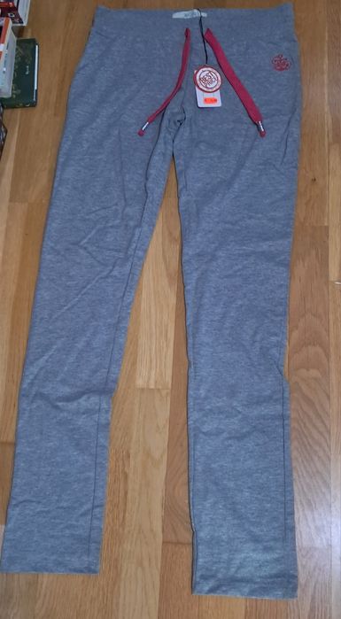 Панталони: Calliope, анцунг