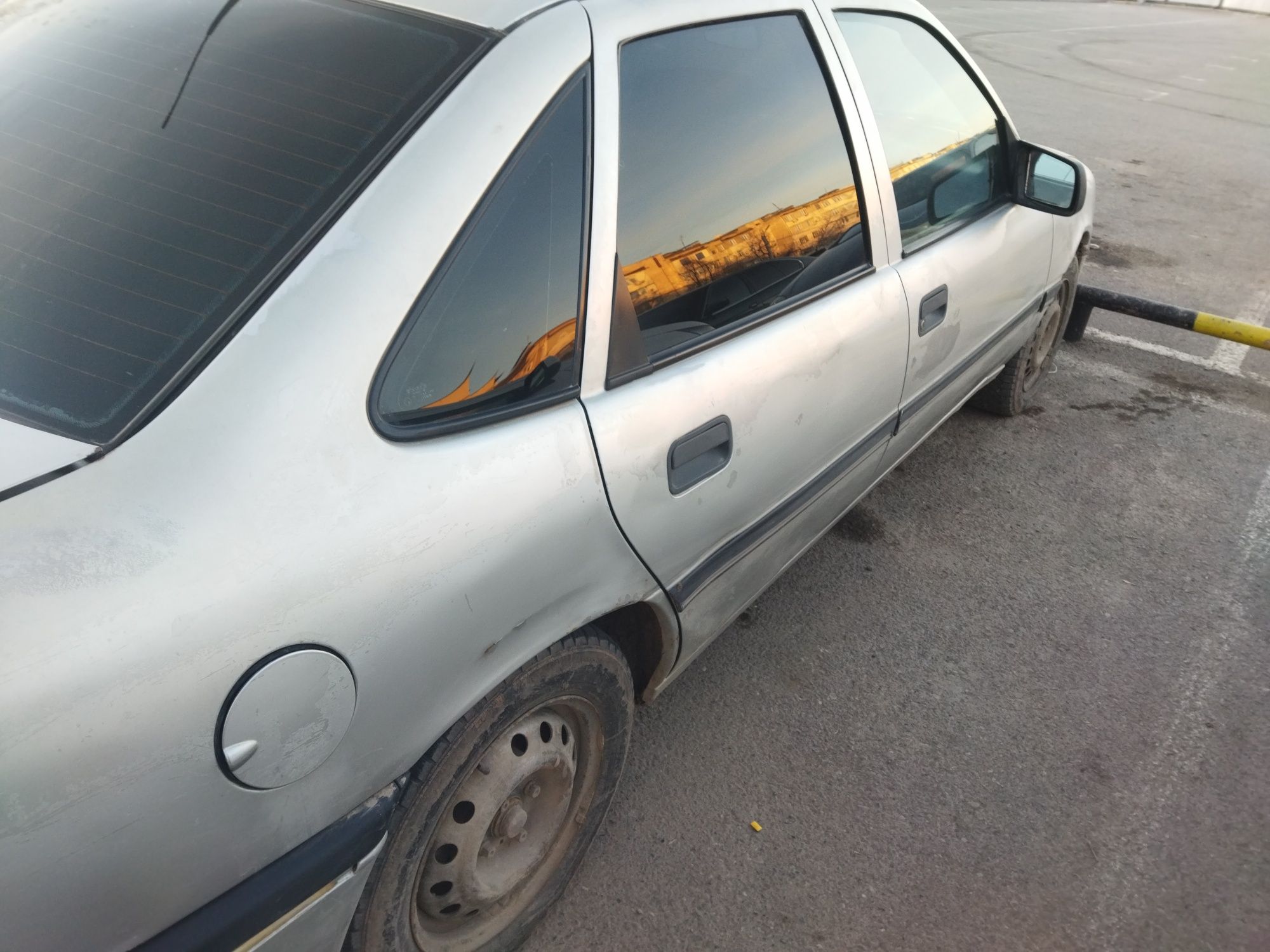 Продам Opel Vectra 1989 год