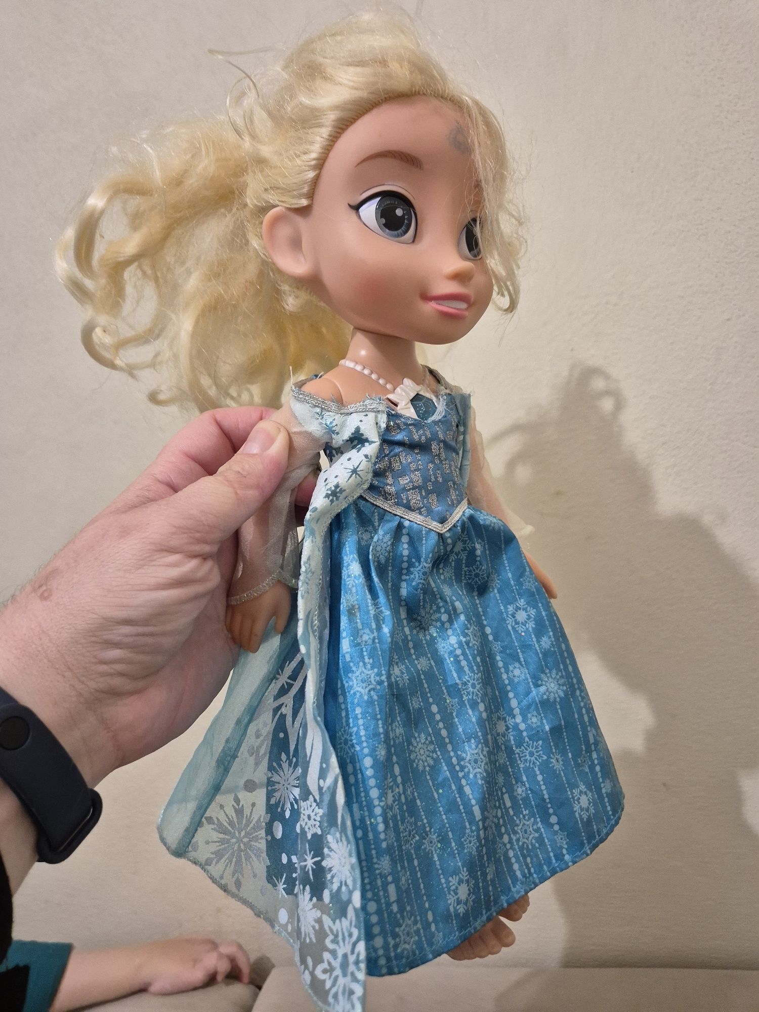 Papusa muzicala elsa frozen