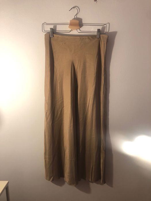 Fusta satinata &Other Stories