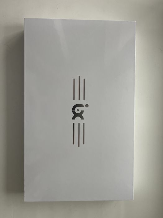 Продам планшет IXXI