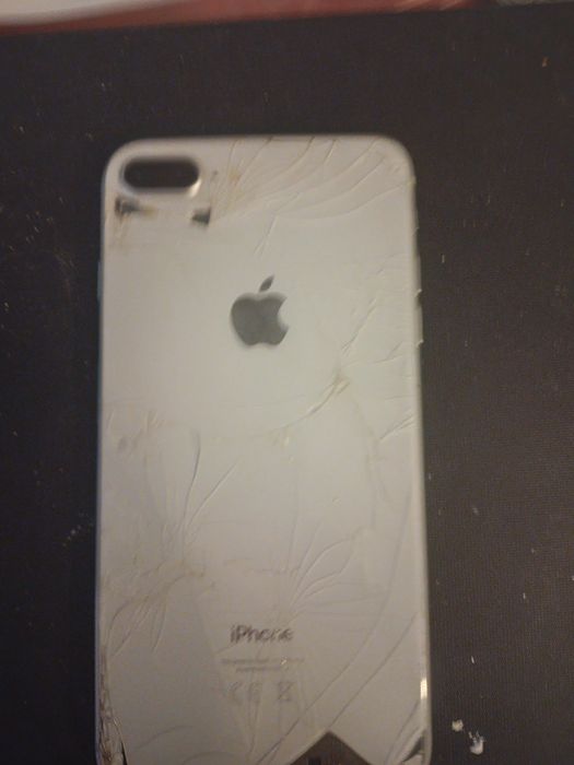 vând telefon iPhone 8 plus  pentru piese