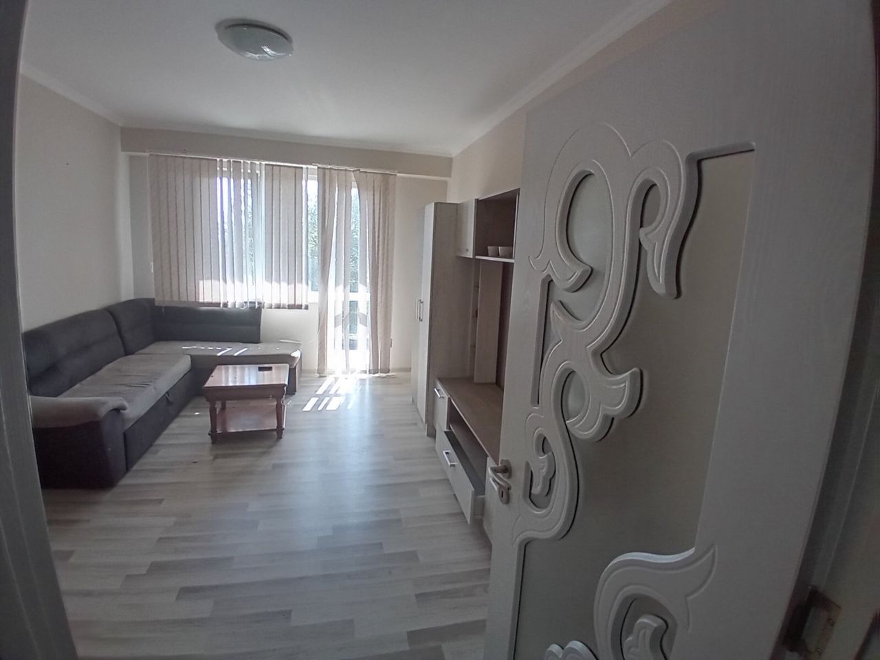 Продава се Двустаен апартамент в Добрич, Център - 55 кв.м за 640 €/кв.м - Снимка #2