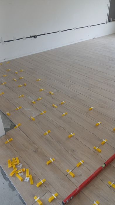 Executam amenajări interioare și exterioare