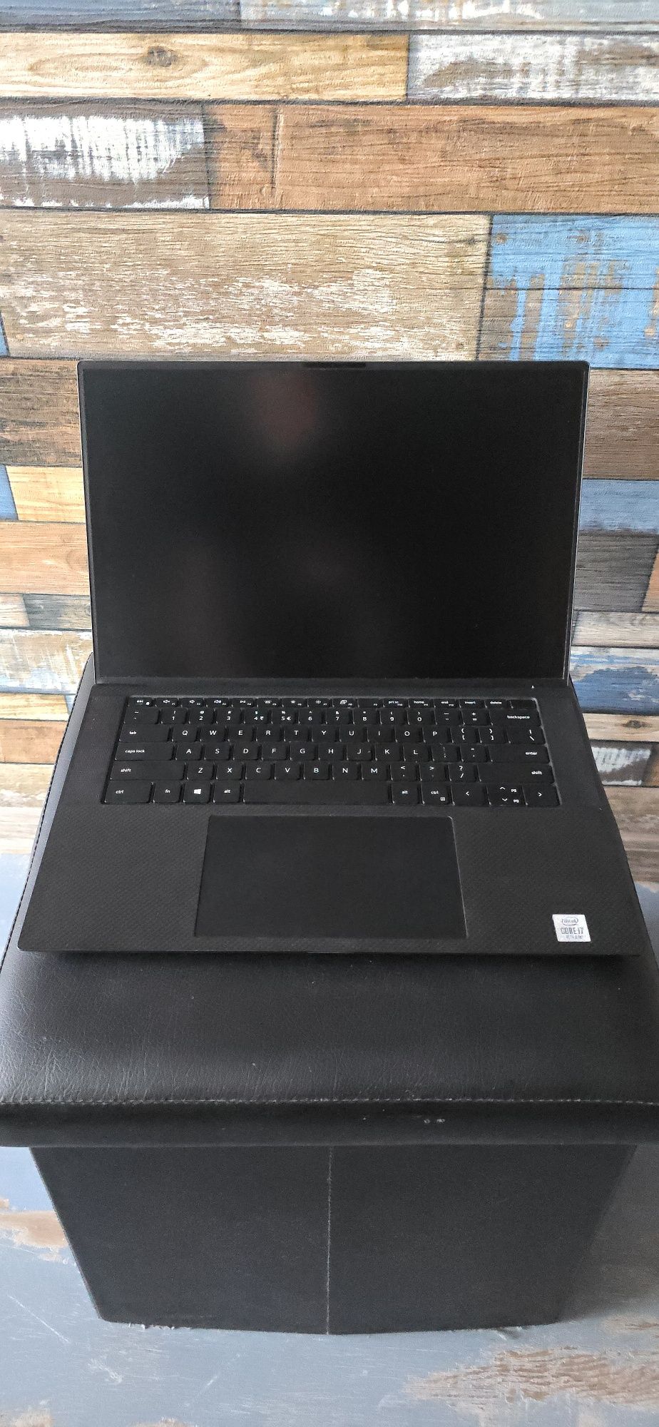 Лаптоп Dell precision 5550 i7 10750h 1tb samsung 990 evo plus 32gb ram