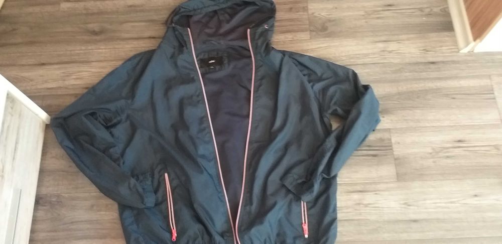 Оригиналмо яке размер ххл марка Cello цена 100лв.