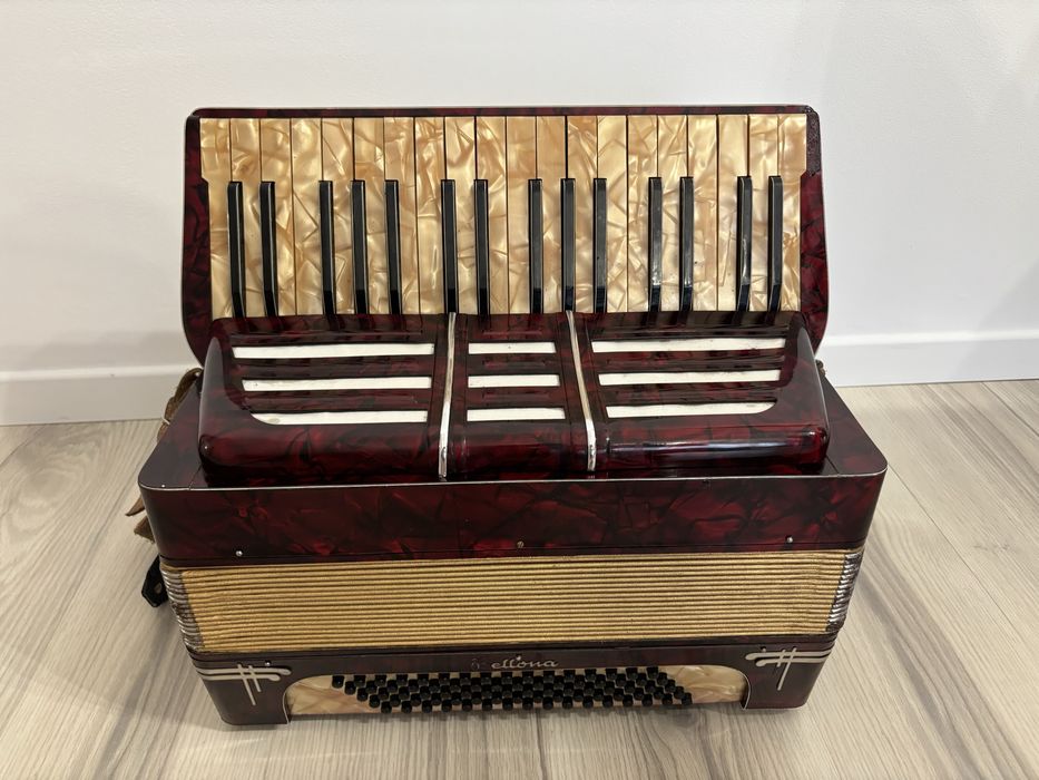 Acordeon Royal Sta dard Belona cu 80 basi