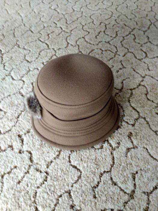 Елегантна мека шапка