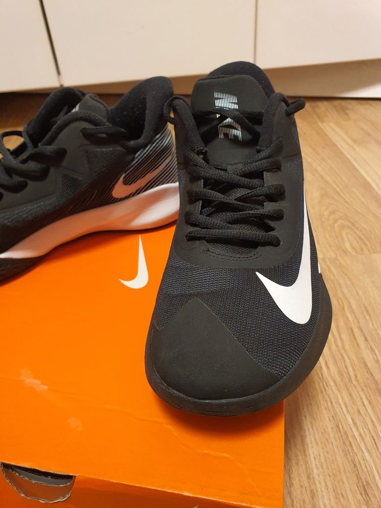 Маратонки NIKE , номер 41