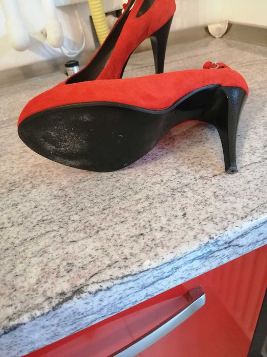 Stiletto piele roșu