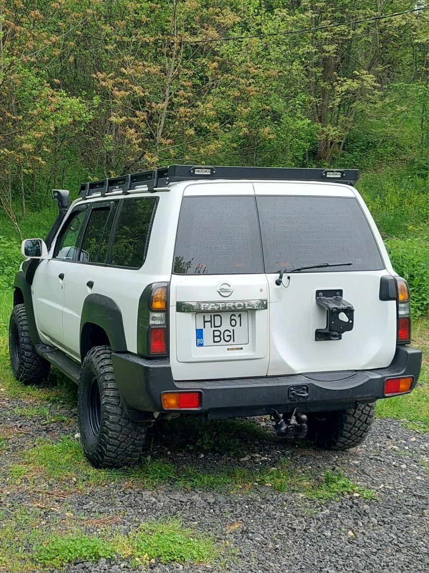 Nissan patrol y61