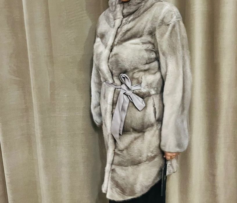 ПРОДАЕТЬСЯ Шуба норковая, кофейного цвета.