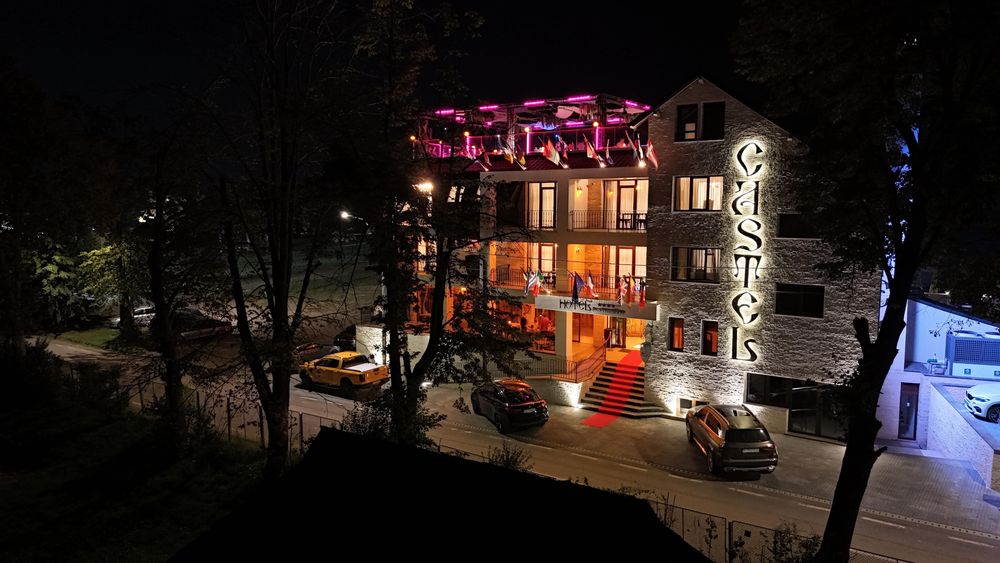Hotel Restaurant la proximitate de Cetatea de Scaun SUCEAVA