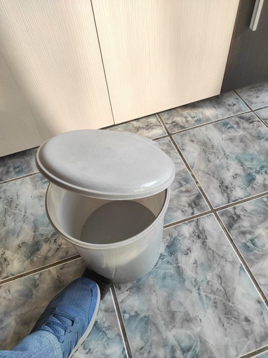 Cos de gunoi automat cu pedala de picior