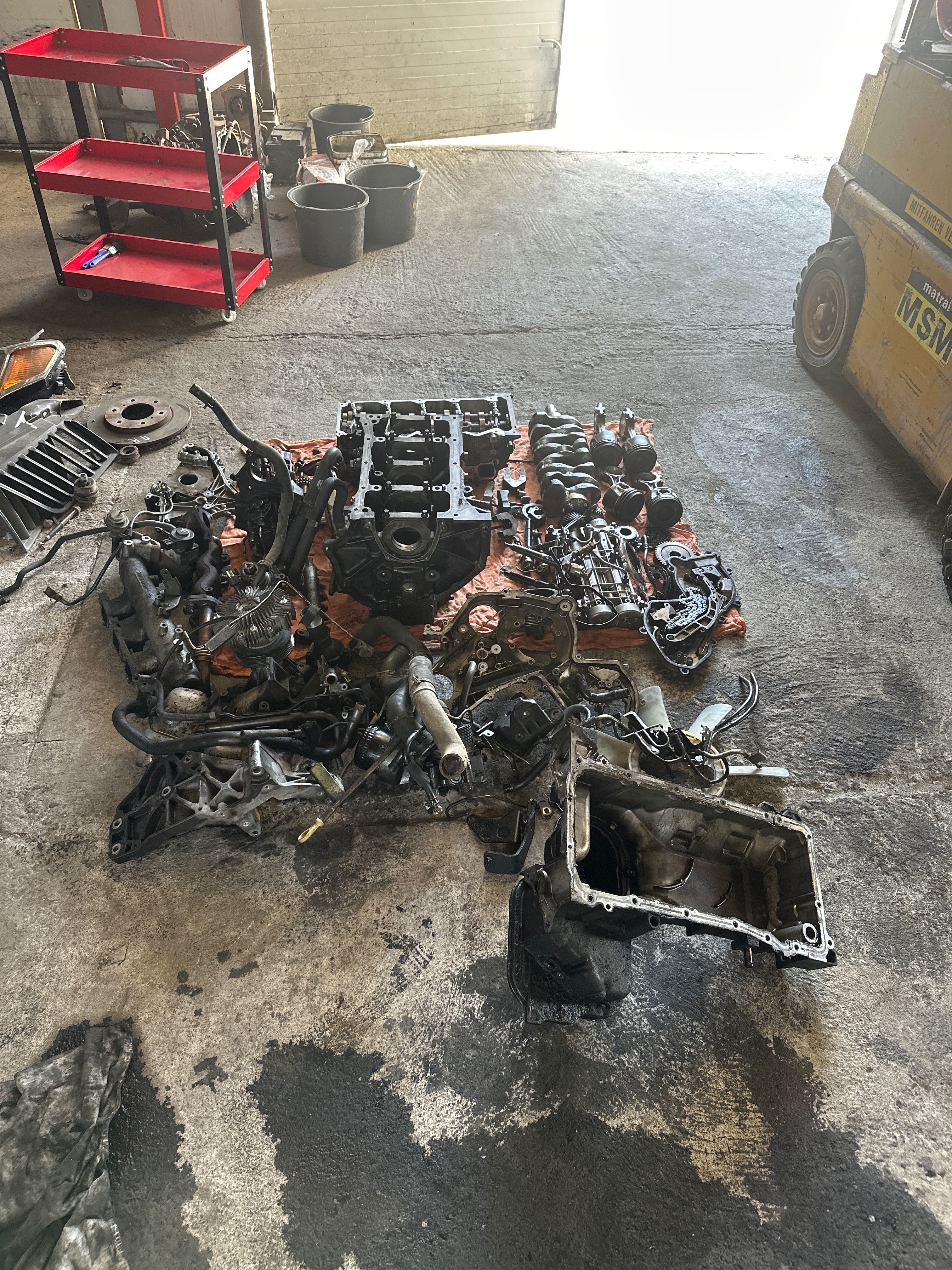 Двигател на части nissan pathfinder/navara 2,5 174кс YD25