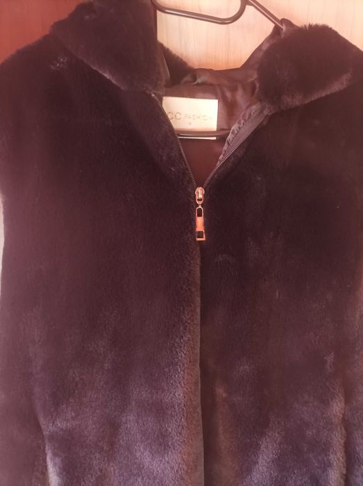 Дамско пухкаво елече