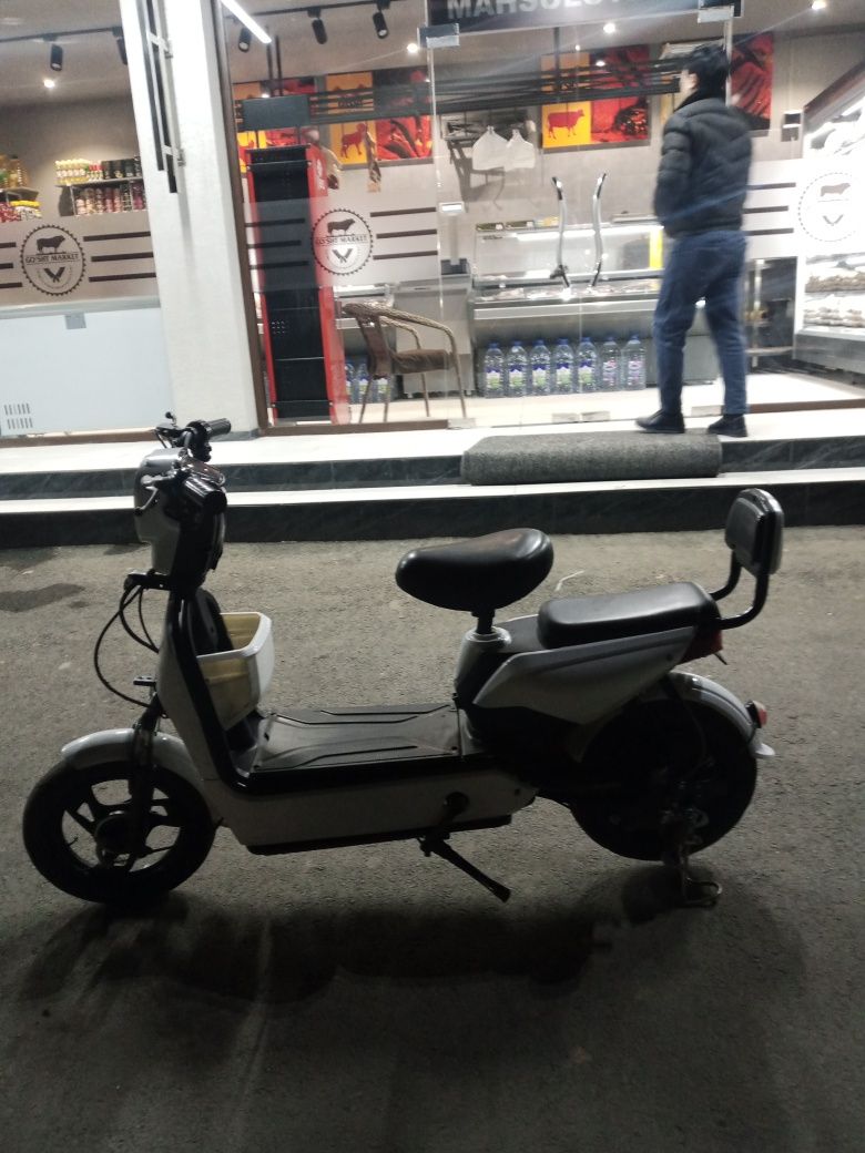 Yahshi oq skutr25cm
