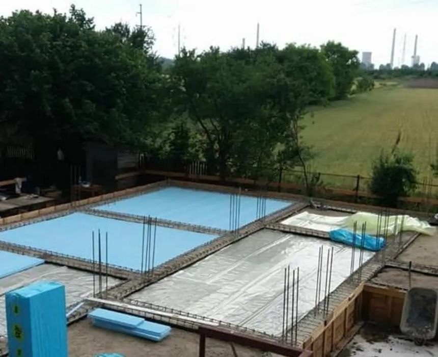 Constructii Case la Rosu sau la Gata