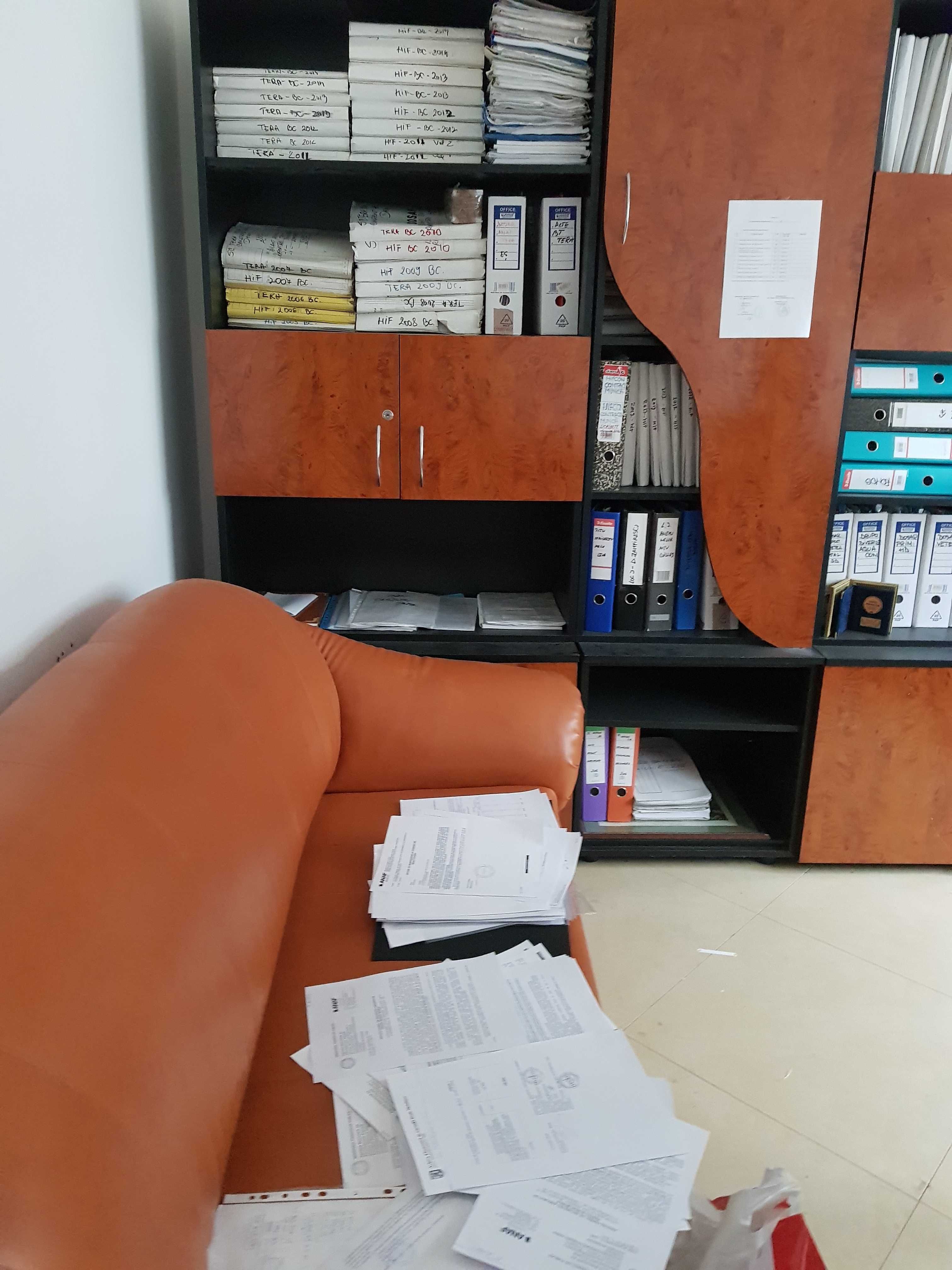 Inchiriez spatiu comercial, central