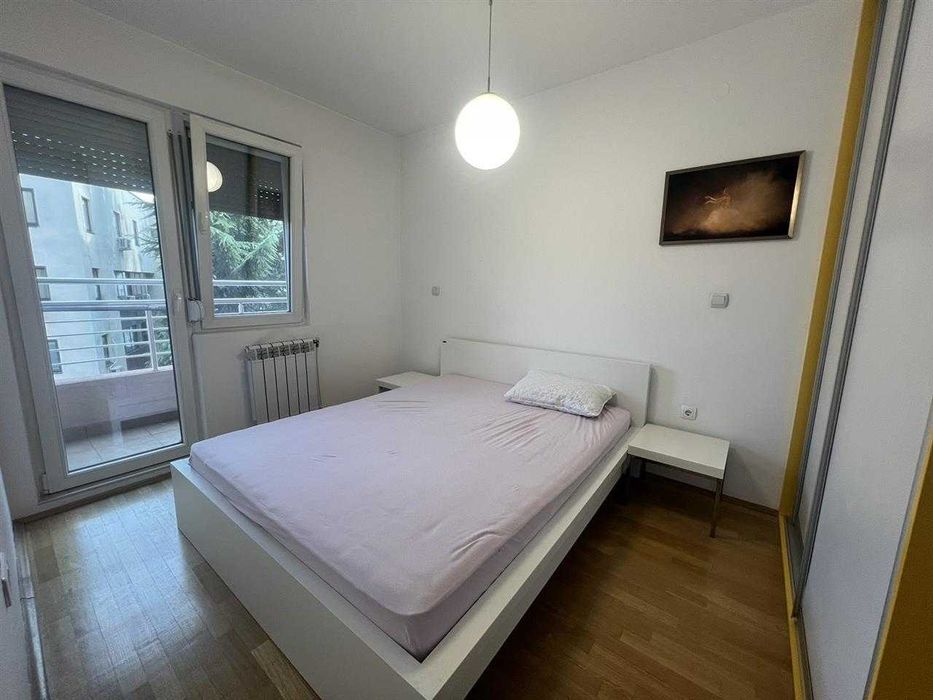 Дава се под наем Тристаен апартамент в Бургас, Възраждане - 80 кв.м за 280.5 € - Снимка #2