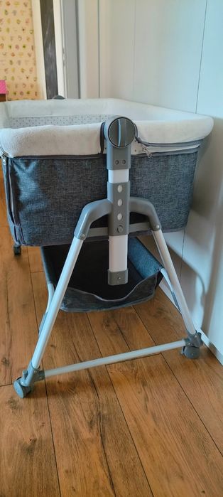 Продам детскую мобильную кроватку