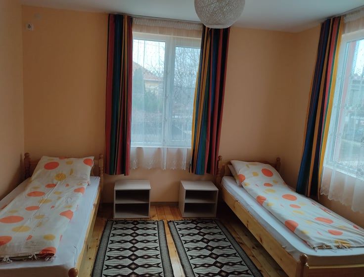 Квартира и нощувки на 100 метра от ВВВУ „Георги Бенковски“