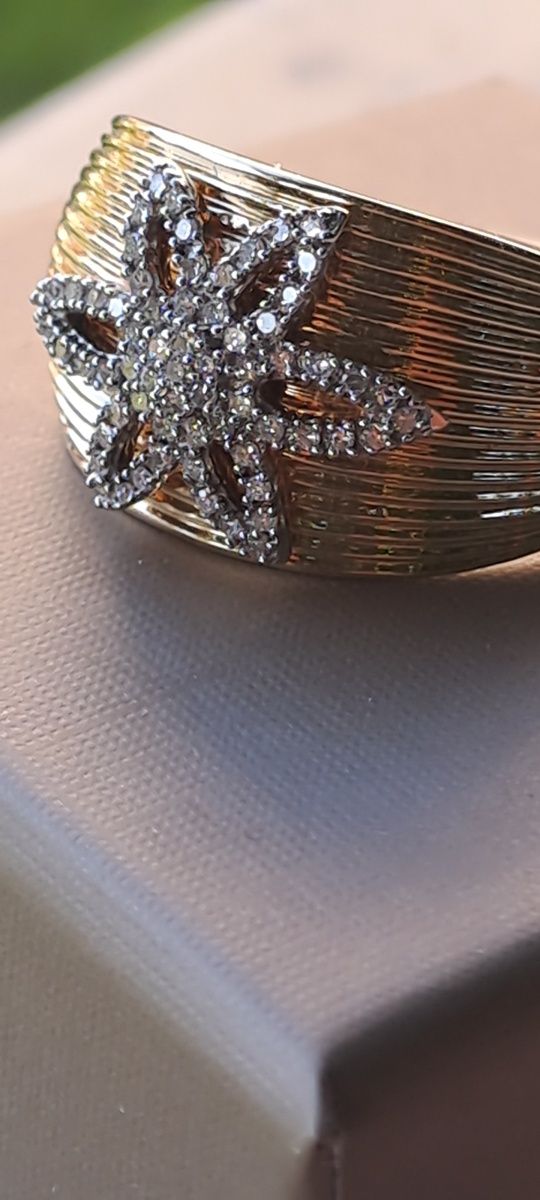 Inel aur 14 k cu diamante naturale