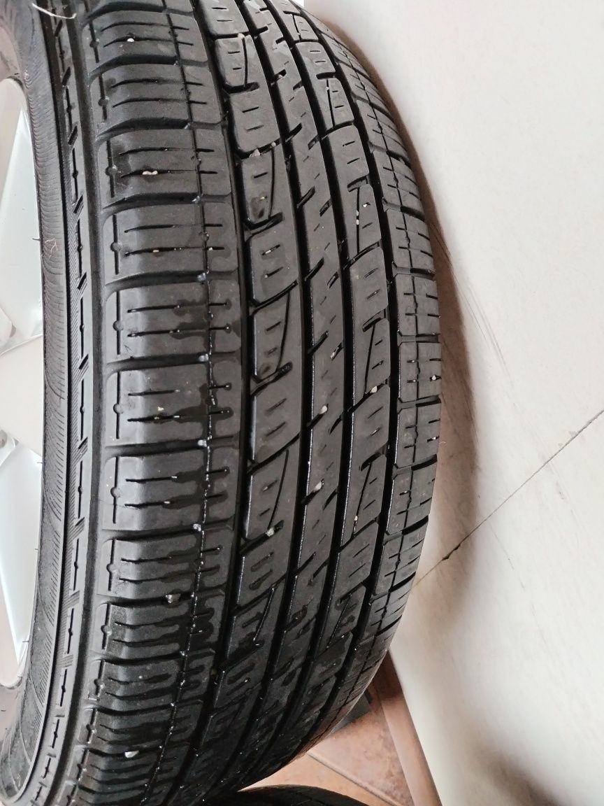 5x114,3 6,5Jx17 ET45 NISSAN 215/60R17 KUMHO