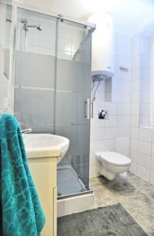 Дава се под наем Двустаен апартамент в Пловдив, Изгрев - 65 кв.м за 331.5 € - Снимка #3