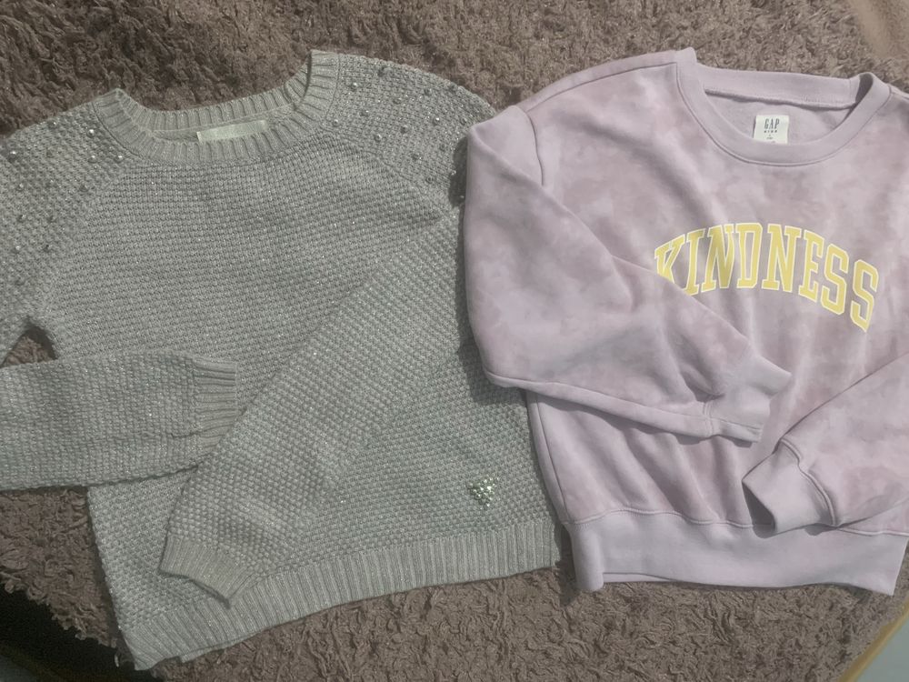 Блузи на GUESS и GAP за момиче