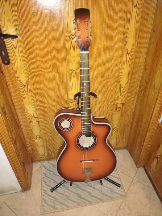 Колекционерска българска акустична китара Кремона