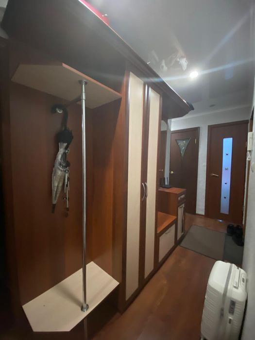 Продам прихожую 2,8 м