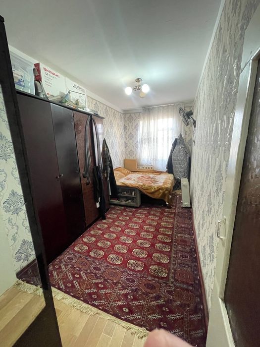 Чилонзор 21.  СРОЧНО ! 2 х комнатная 1.5 х 3. Продажа