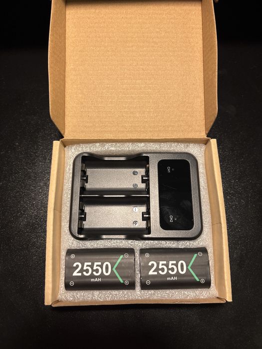 Încărcător Xbox Series X/S + 2 baterii 2550mAh — Nou