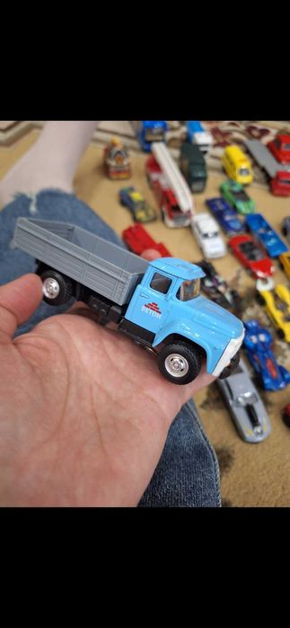 Машинки металлические