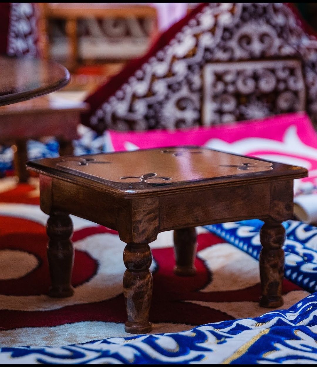 Стол казахский,складной,сундук,бесик, кровати детские, мебель дерево