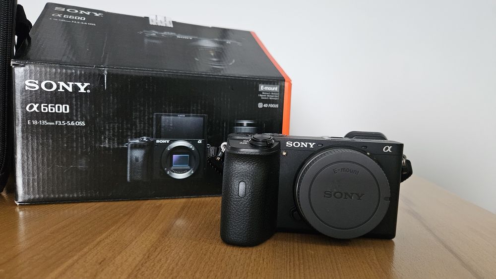 Sony a6600 - doar body
