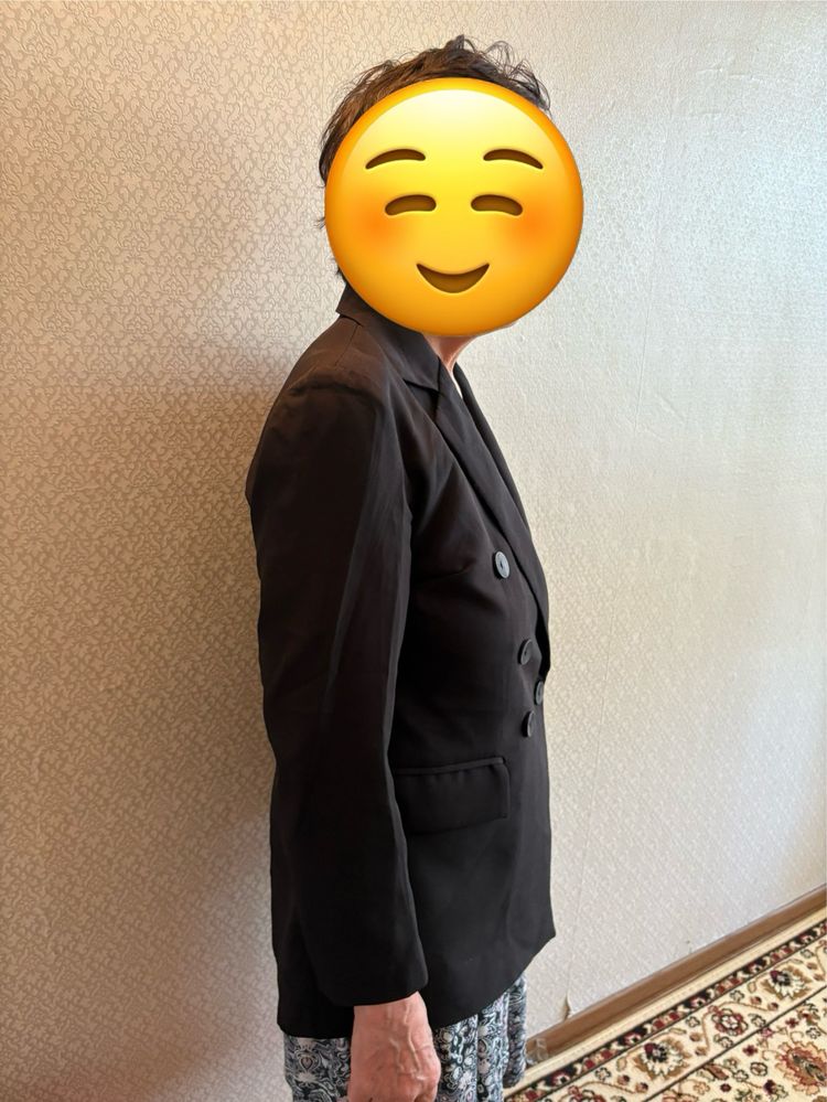 Женский пиджак черного цвета