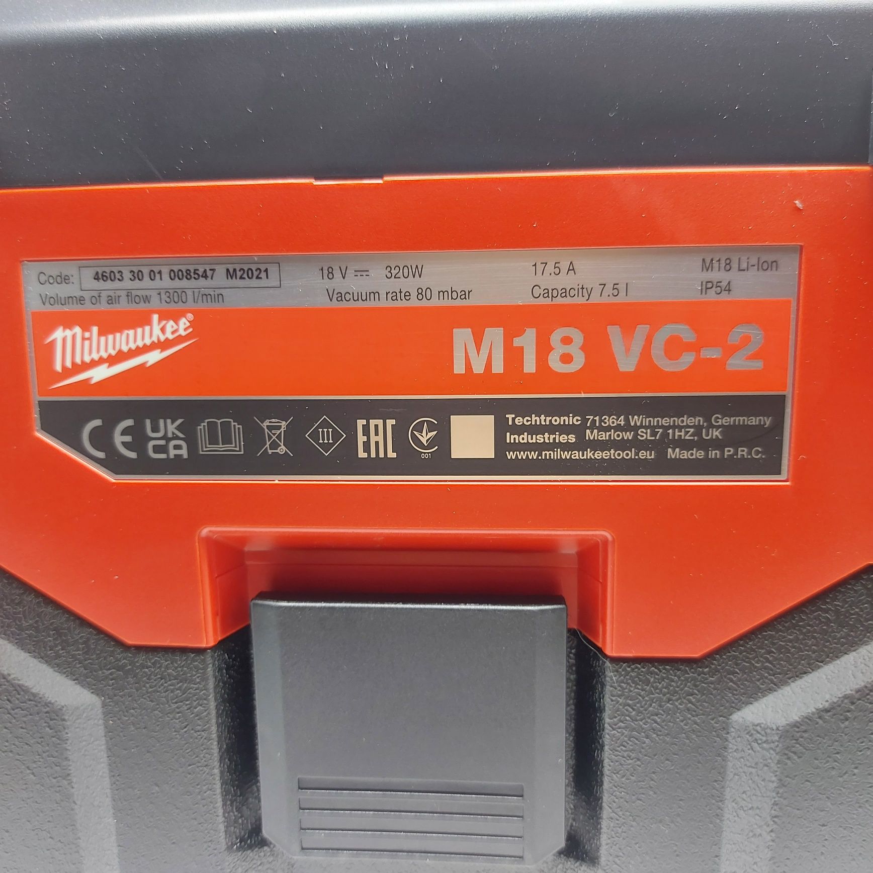 Акумулаторна прахосмукачка Milwaukee M18VC2-0