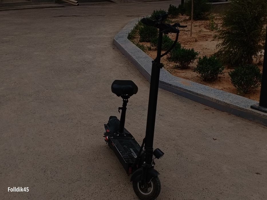 Электросамокат в хорошем состоянии, продаю по дешёвке
