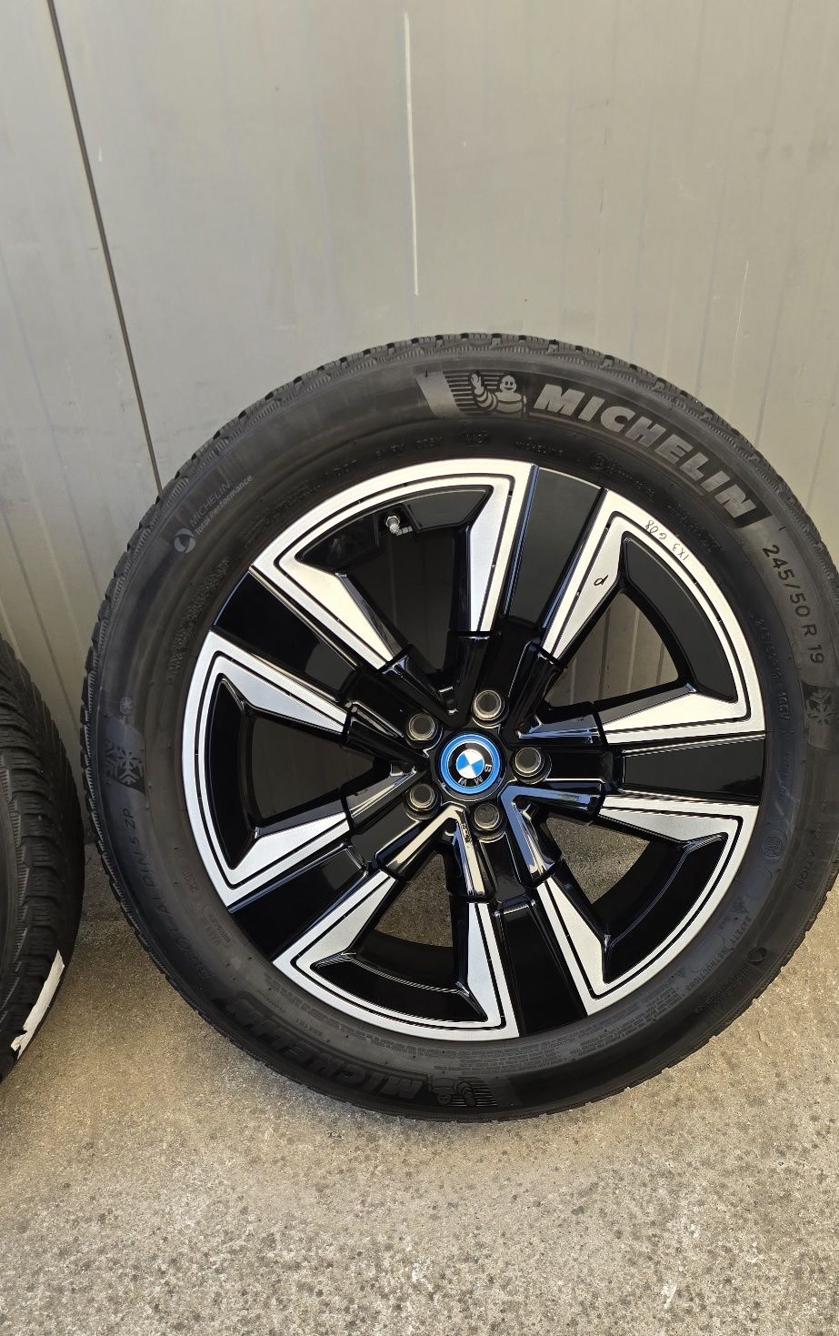 Оригинални 19" джанти BMW с гуми Michelin + TPMS – iX3 / X3 / X4