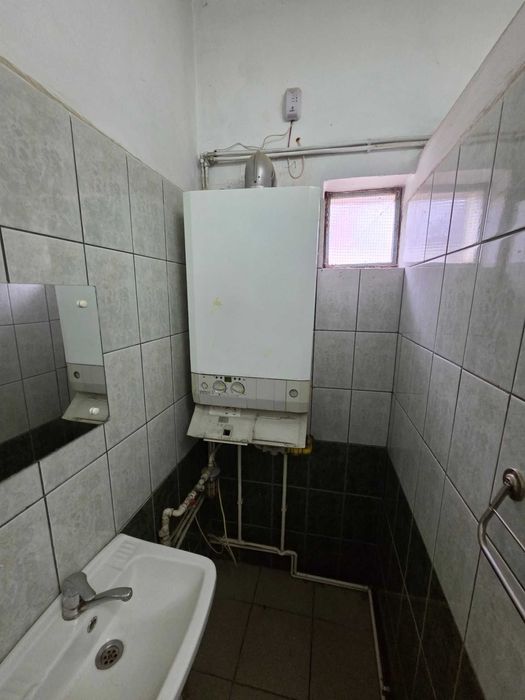 Cladire birouri si depozit + Casa de locuit