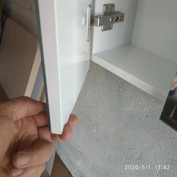 Зеркальный шкафчик новый шириной 40 см